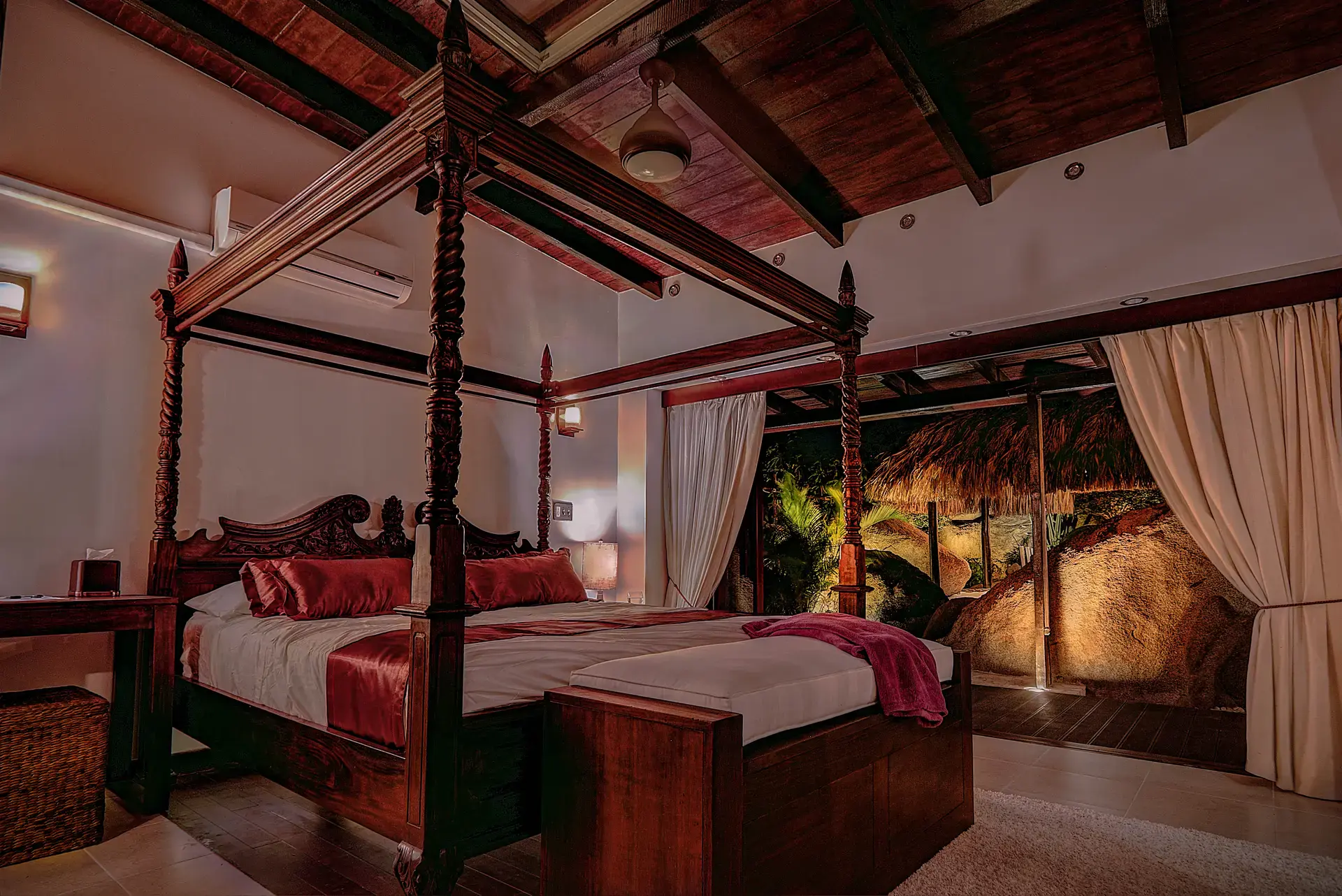Garden Suite bedroom at Bali Retreat Aruba